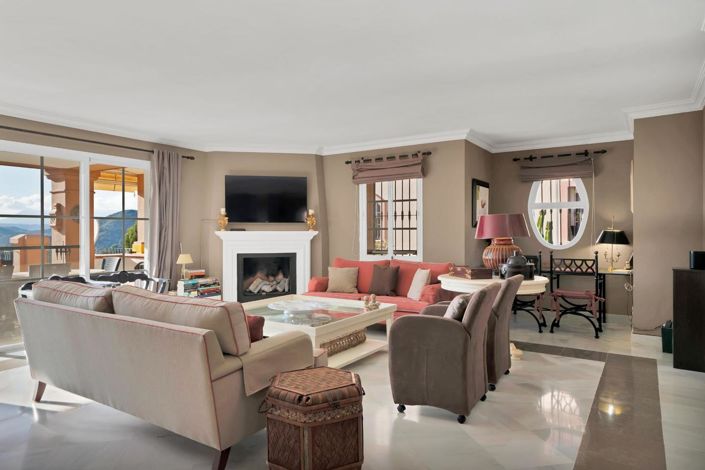 Image No.12-2 Bed Property for sale