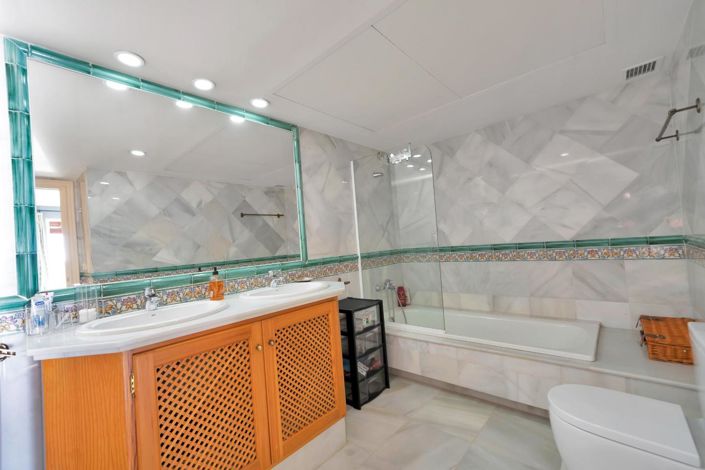 Image No.22-2 Bed Property for sale