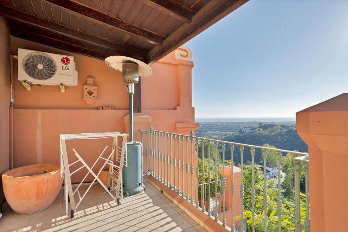 Image No.28-2 Bed Property for sale