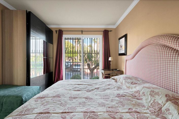 Image No.36-2 Bed Property for sale