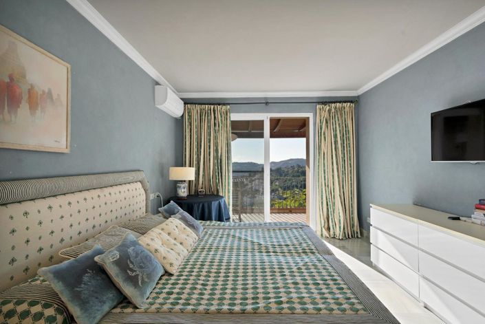 Image No.40-2 Bed Property for sale