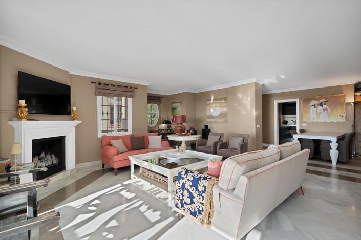 Image No.9-2 Bed Property for sale