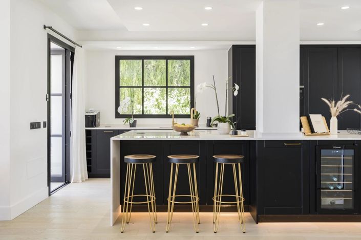 Image No.15-6 Bed Property for sale