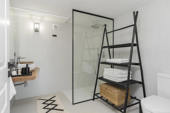 Image No.21-6 Bed Property for sale