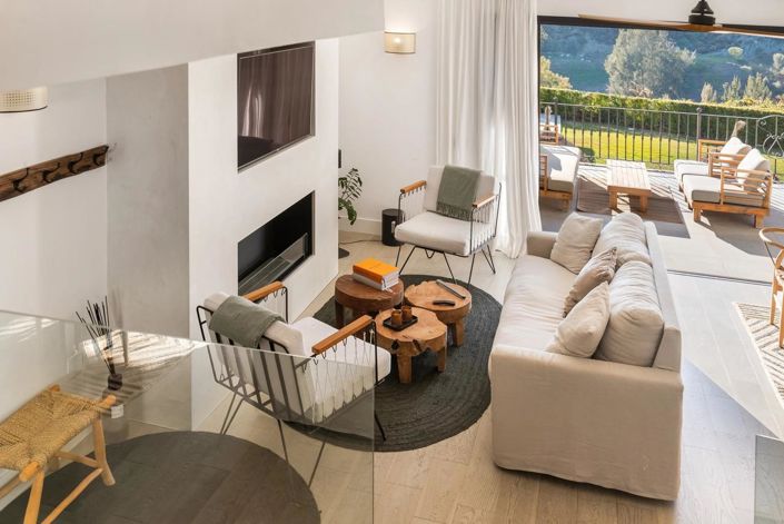 Image No.31-6 Bed Property for sale