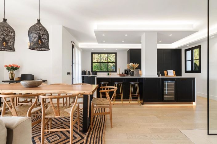 Image No.33-6 Bed Property for sale