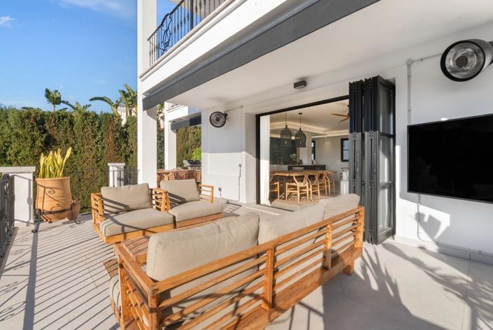 Image No.37-6 Bed Property for sale