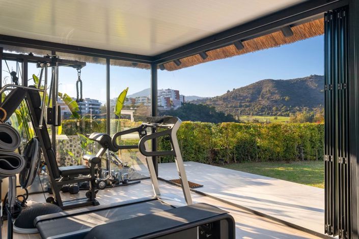 Image No.39-6 Bed Property for sale