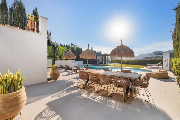 Image No.40-6 Bed Property for sale