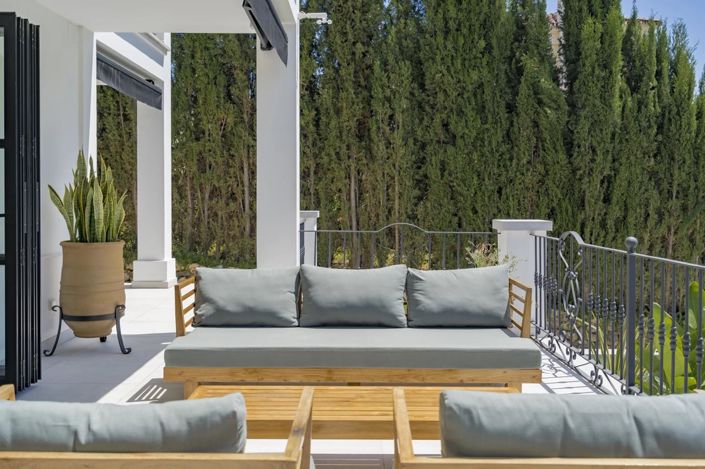 Image No.9-6 Bed Property for sale