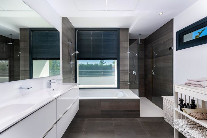 Image No.10-4 Bed Property for sale