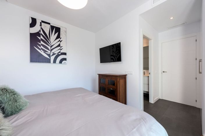 Image No.29-4 Bed Property for sale