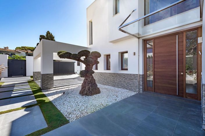 Image No.3-4 Bed Property for sale