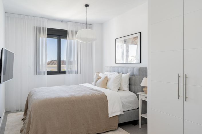 Image No.16-2 Bed Property for sale