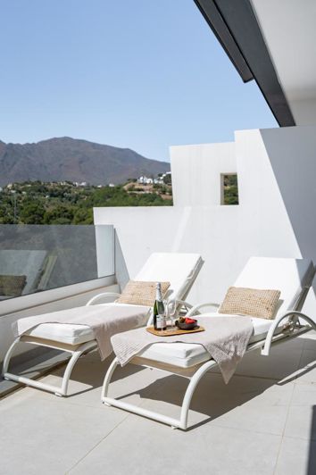 Image No.20-2 Bed Property for sale