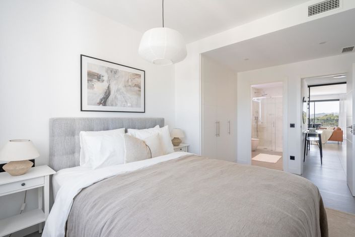 Image No.21-2 Bed Property for sale