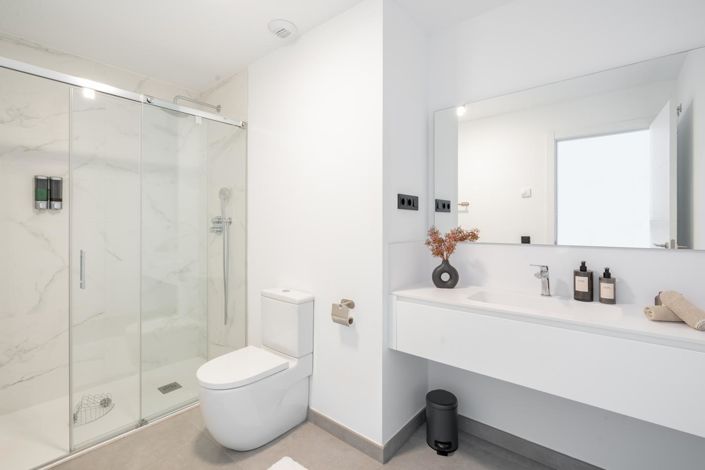 Image No.28-2 Bed Property for sale