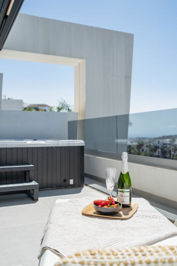 Image No.29-2 Bed Property for sale