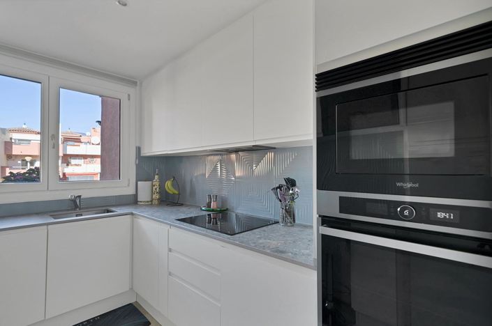 Image No.21-2 Bed Property for sale