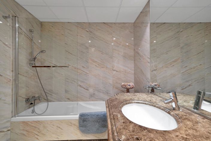 Image No.43-2 Bed Property for sale