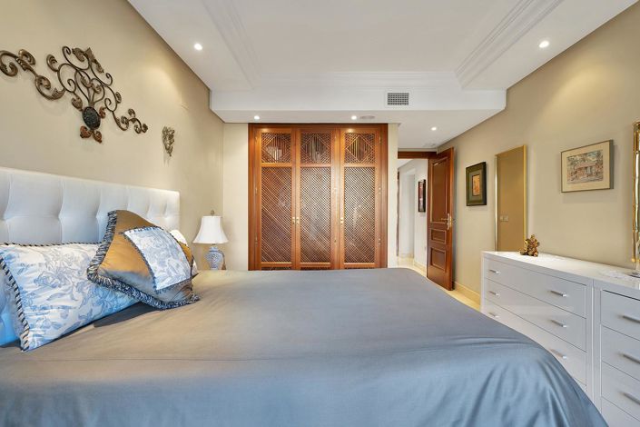 Image No.44-2 Bed Property for sale