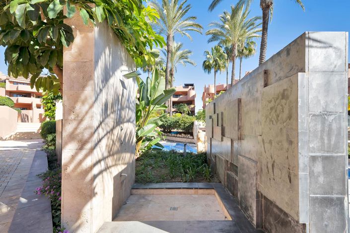 Image No.56-2 Bed Property for sale