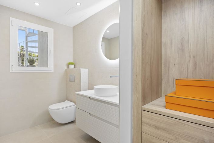 Image No.20-3 Bed Property for sale