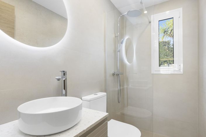 Image No.24-3 Bed Property for sale