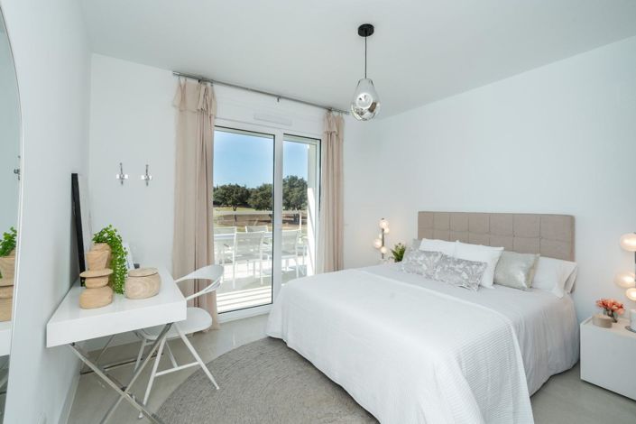 Image No.13-3 Bed Property for sale