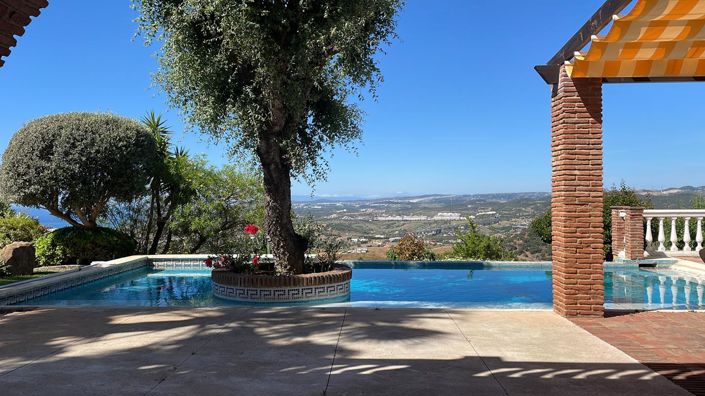 Image No.1-Propriété de 6 chambres à vendre à Estepona