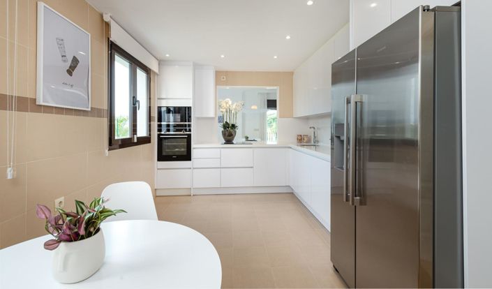 Image No.15-3 Bed Property for sale