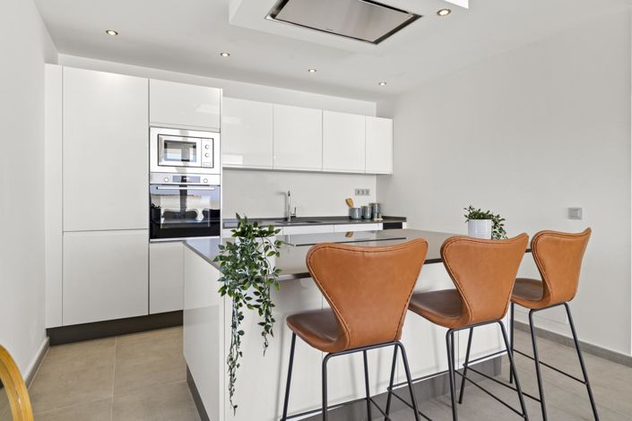 Image No.34-3 Bed Property for sale