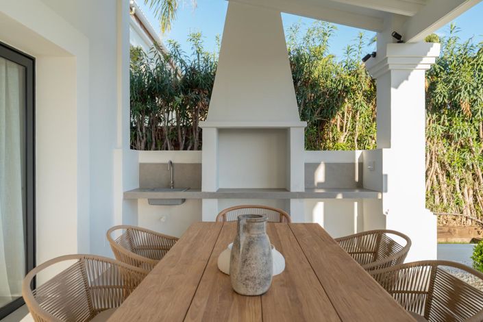 Image No.15-5 Bed Property for sale