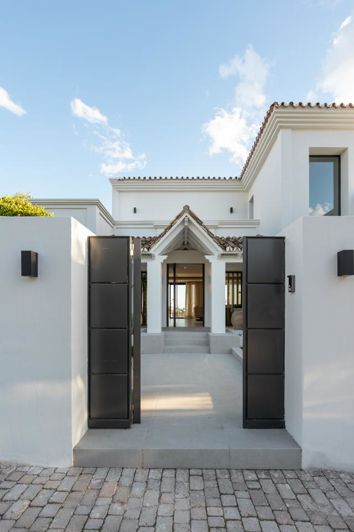 Image No.38-5 Bed Property for sale