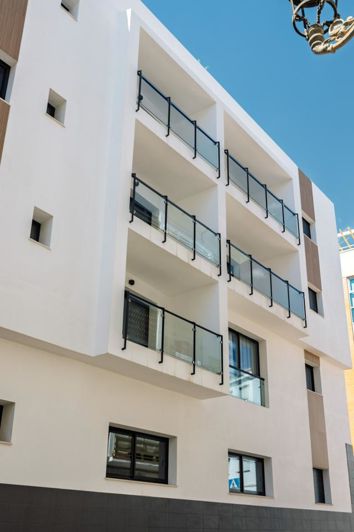 Image No.21-2 Bed Property for sale