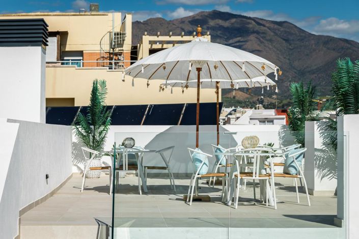 Image No.12-2 Bed Property for sale