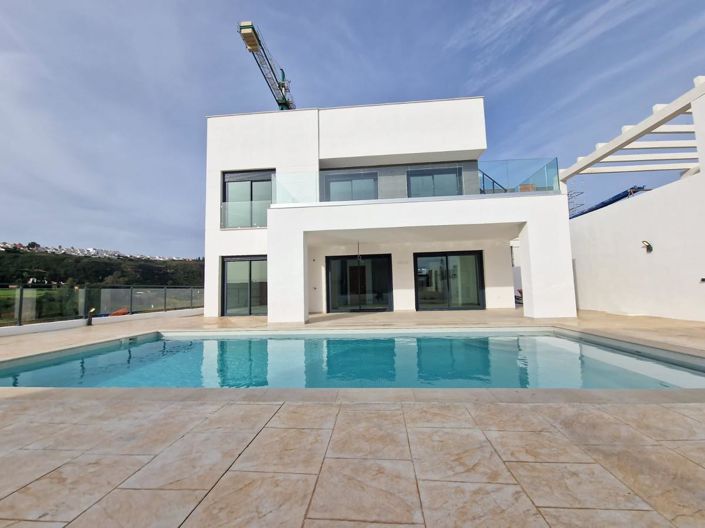 Image No.1-4 Bed Property for sale