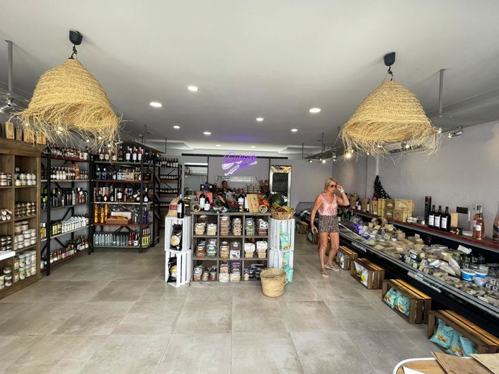 Image No.6-3 Bed Property for sale