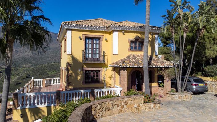 Image No.1-6 Bed Property for sale