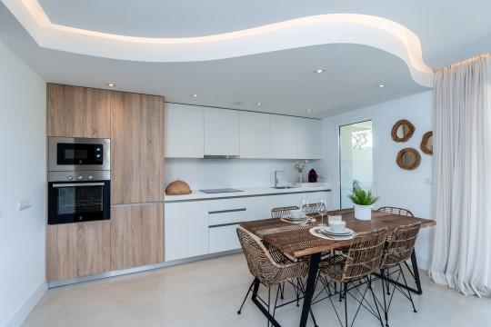 Image No.4-3 Bed Property for sale