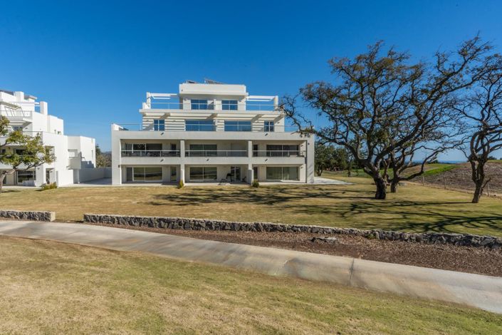 Image No.6-3 Bed Property for sale