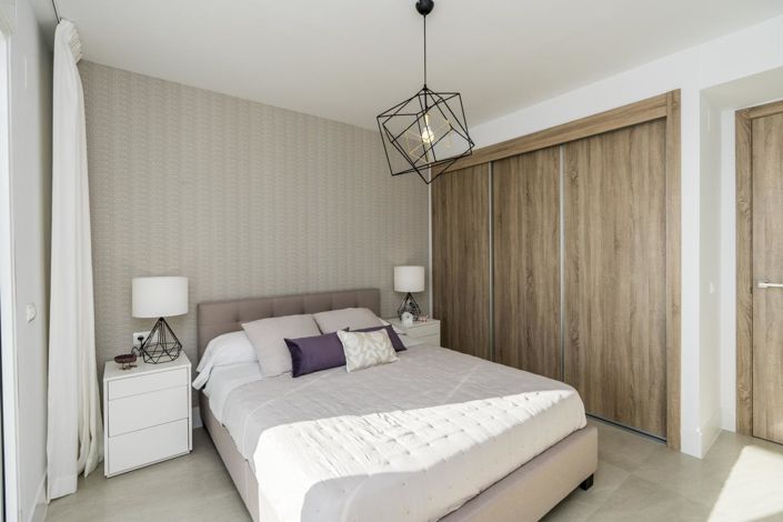 Image No.14-3 Bed Property for sale