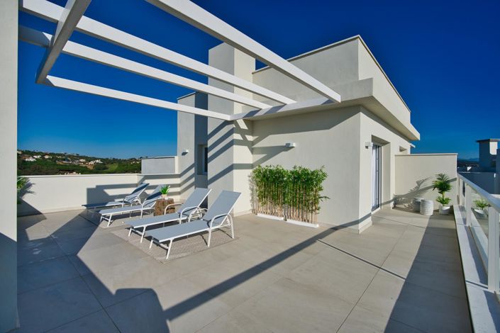 Image No.3-3 Bed Property for sale