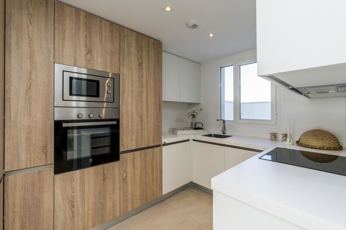 Image No.30-3 Bed Property for sale