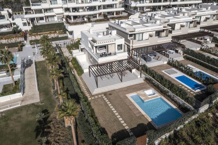 Image No.1-4 Bed Property for sale