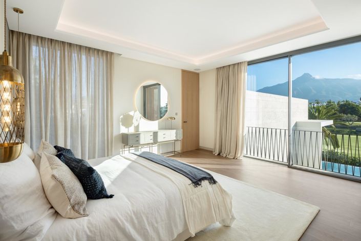 Image No.21-5 Bed Property for sale