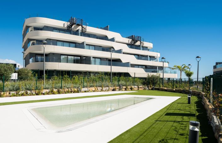 Image No.8-2 Bed Property for sale