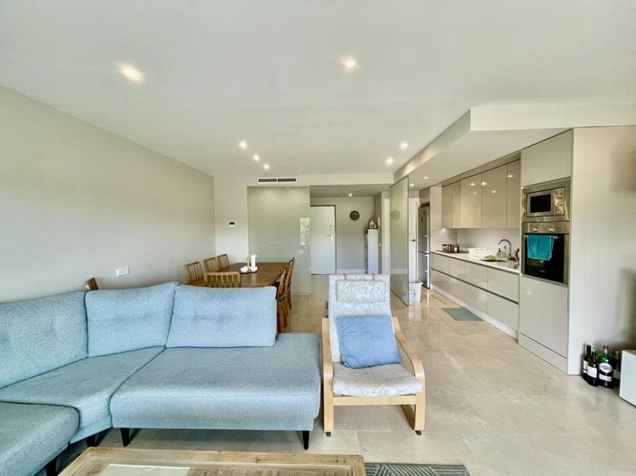 Image No.12-2 Bed Property for sale