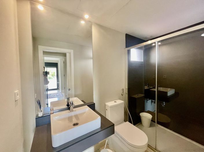 Image No.22-2 Bed Property for sale