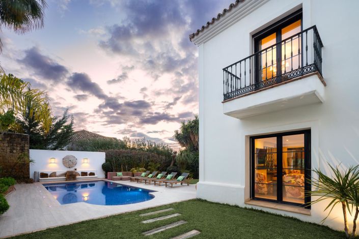 Image No.1-4 Bed Property for sale